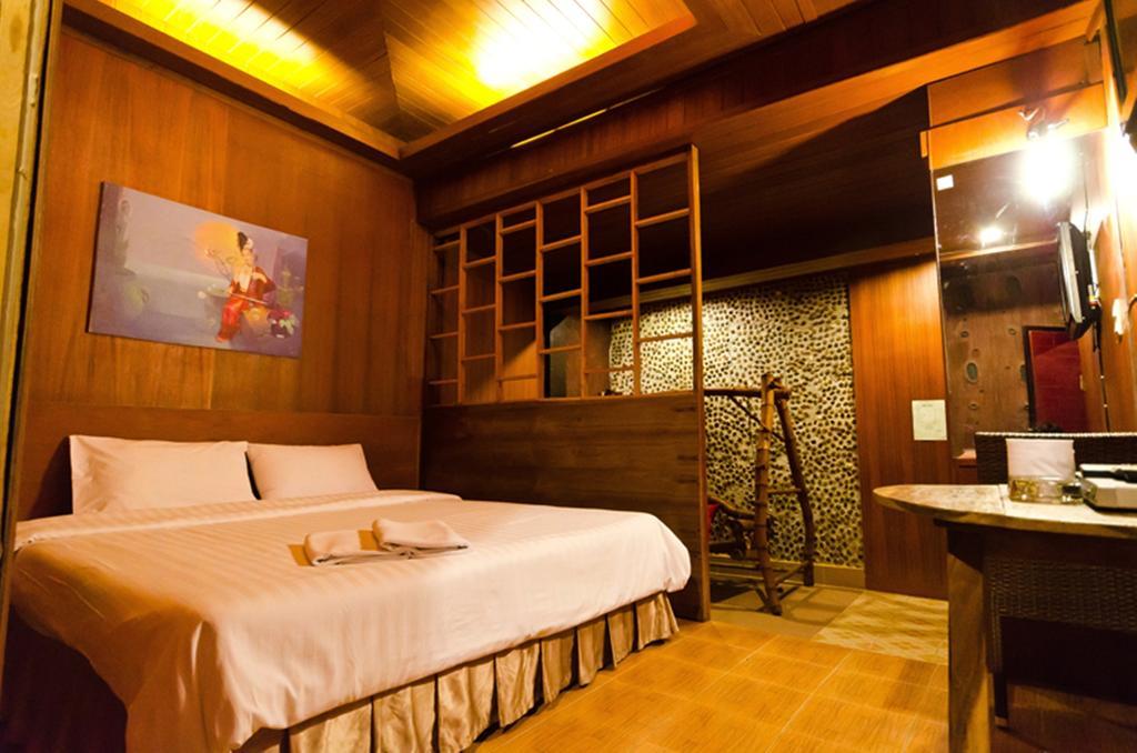 Eight Plus Hotel Банкок Стая снимка