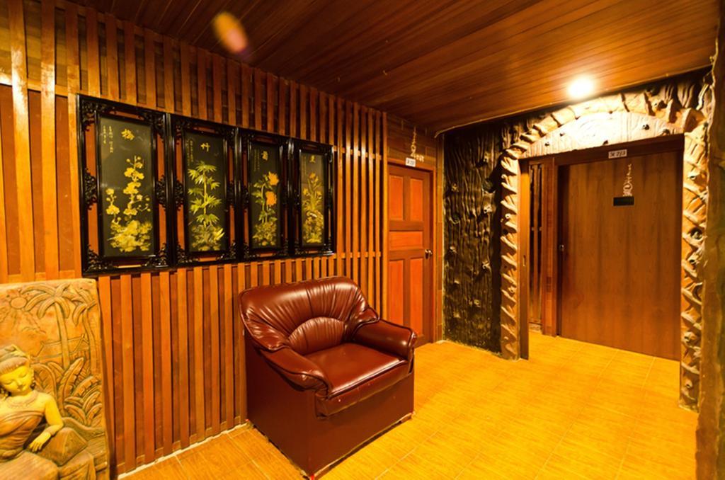 Eight Plus Hotel Банкок Екстериор снимка